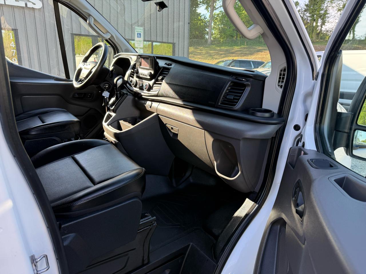 Ford Transit 250 Van Low Roof w/Sliding Pass. 130-in. WB 2020