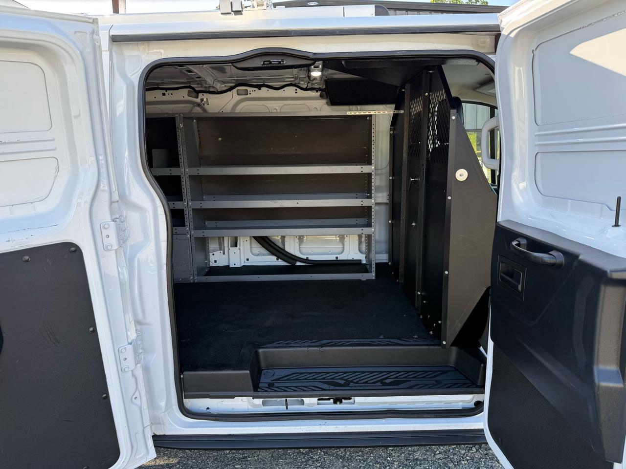 Ford Transit 250 Van Low Roof w/Sliding Pass. 130-in. WB 2020