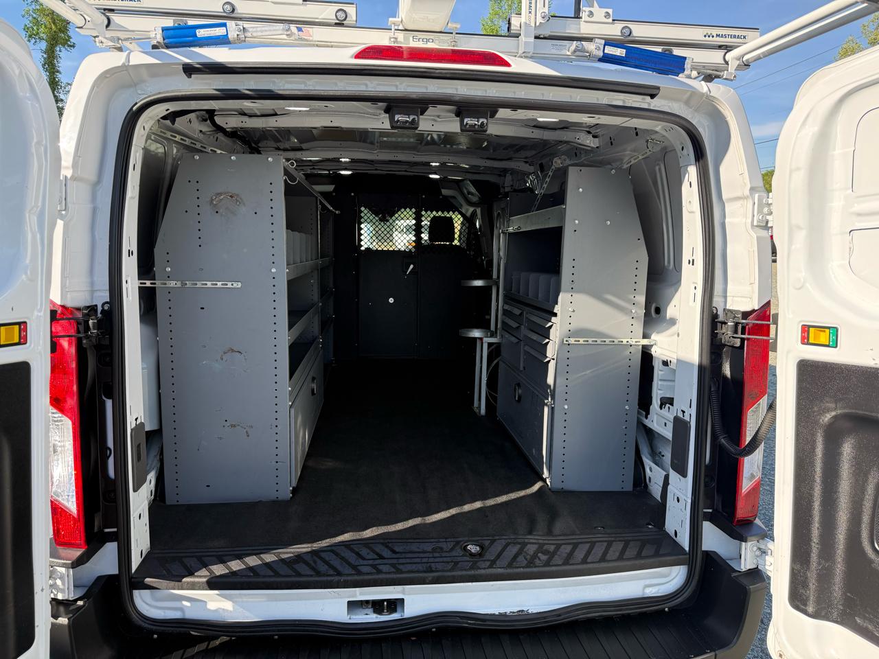 Ford Transit 250 Van Low Roof w/Sliding Pass. 130-in. WB 2020