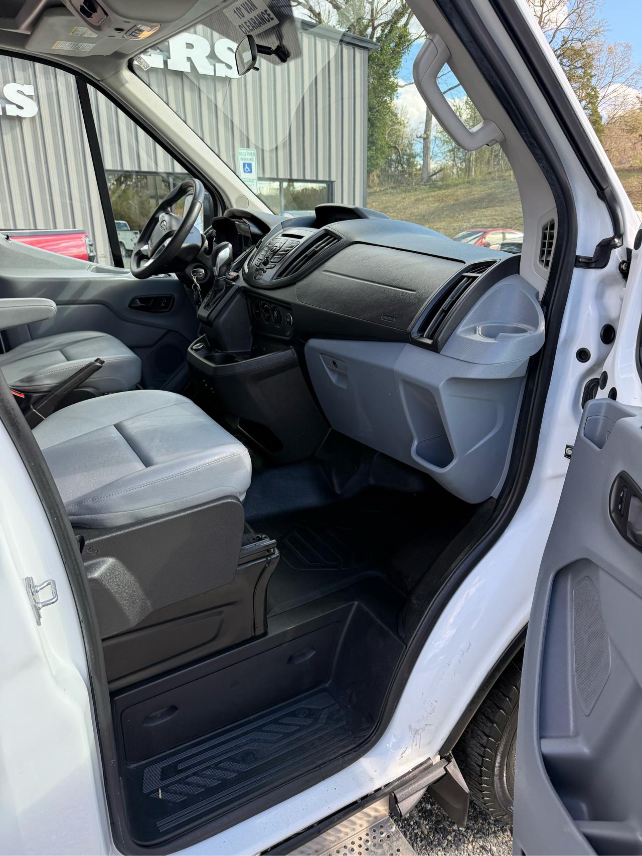 Ford Transit 350 Van High Roof w/Sliding Pass. 148-in. WB EL 2018