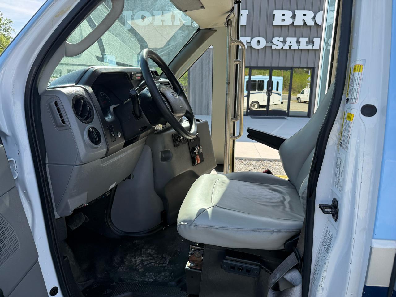 Ford Econoline E350 2017