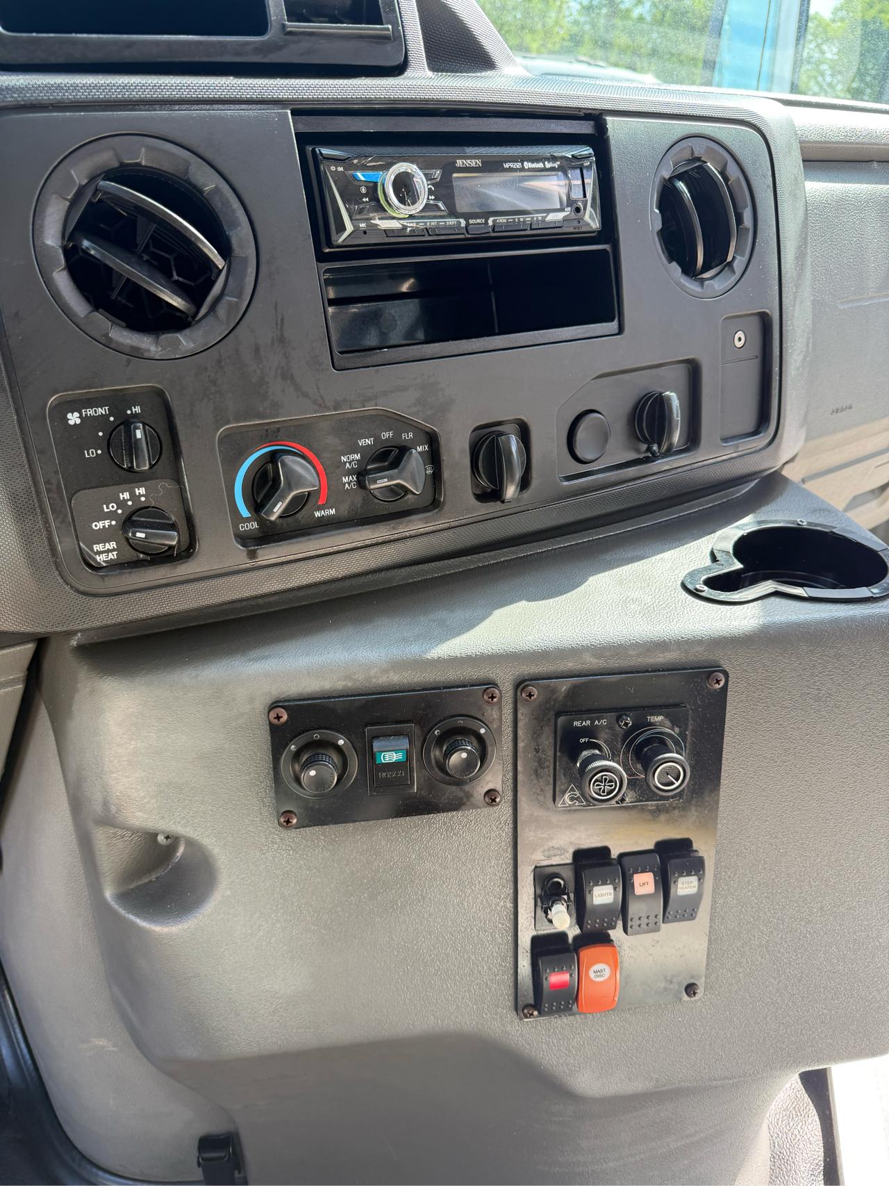 Ford Econoline E350 2017