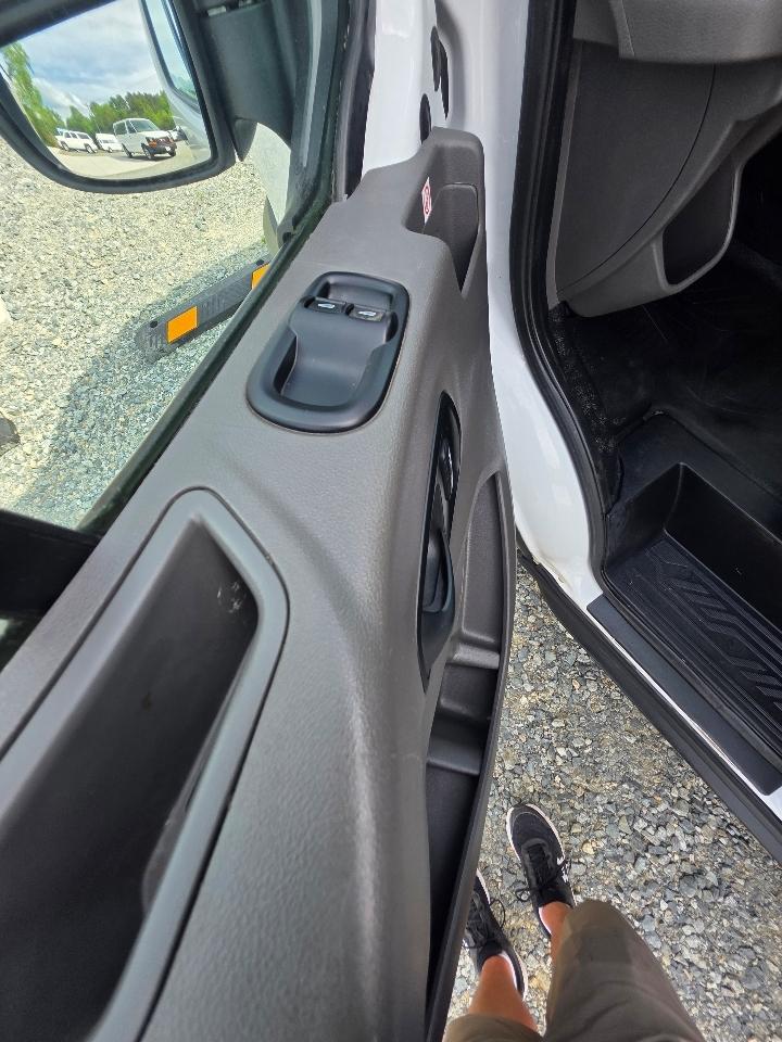 Ford Transit 250 Van Low Roof w/Sliding Pass. 130-in. WB 2020