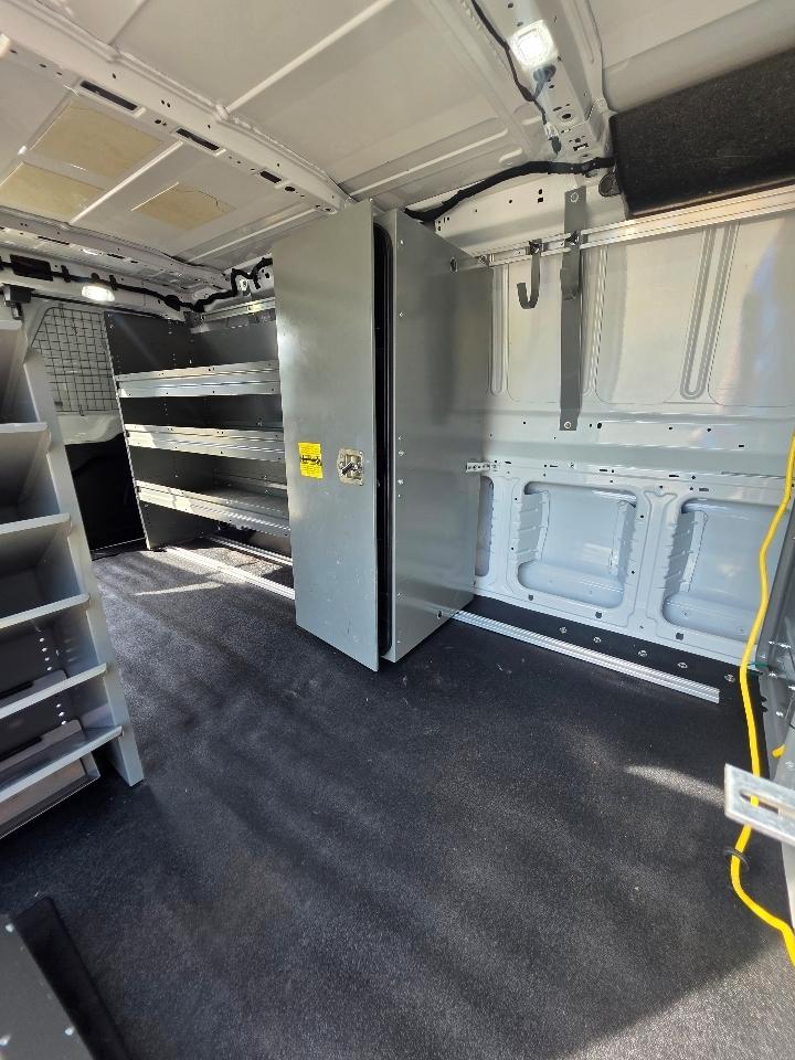 Ford Transit 250 Van Low Roof w/Sliding Pass. 130-in. WB 2020