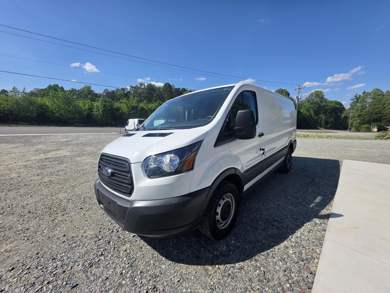 Ford Transit 250 Van Low Roof 60/40 Pass.130-in. WB 2018