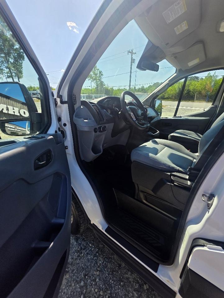 Ford Transit 250 Van Low Roof 60/40 Pass.130-in. WB 2018