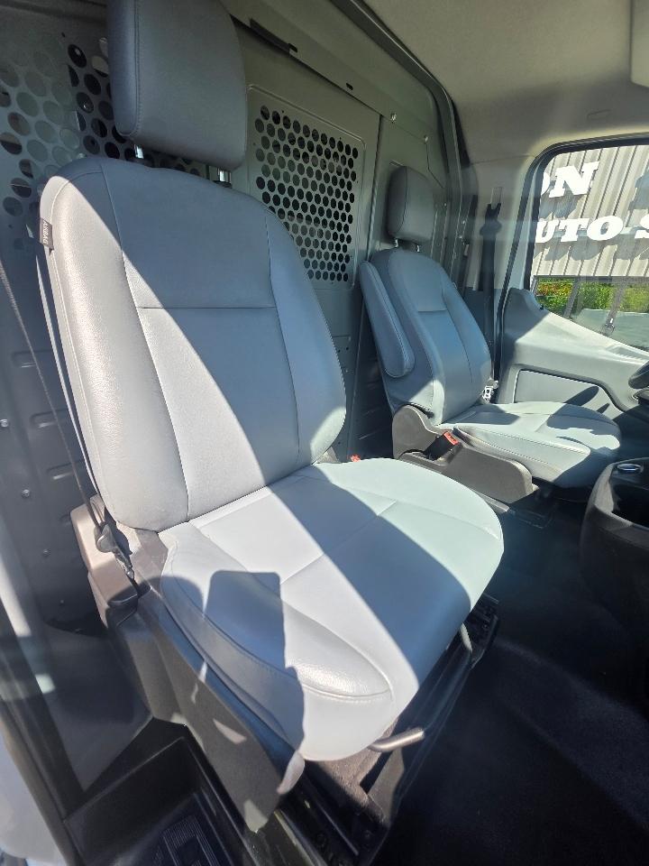Ford Transit 250 Van Low Roof 60/40 Pass.130-in. WB 2018