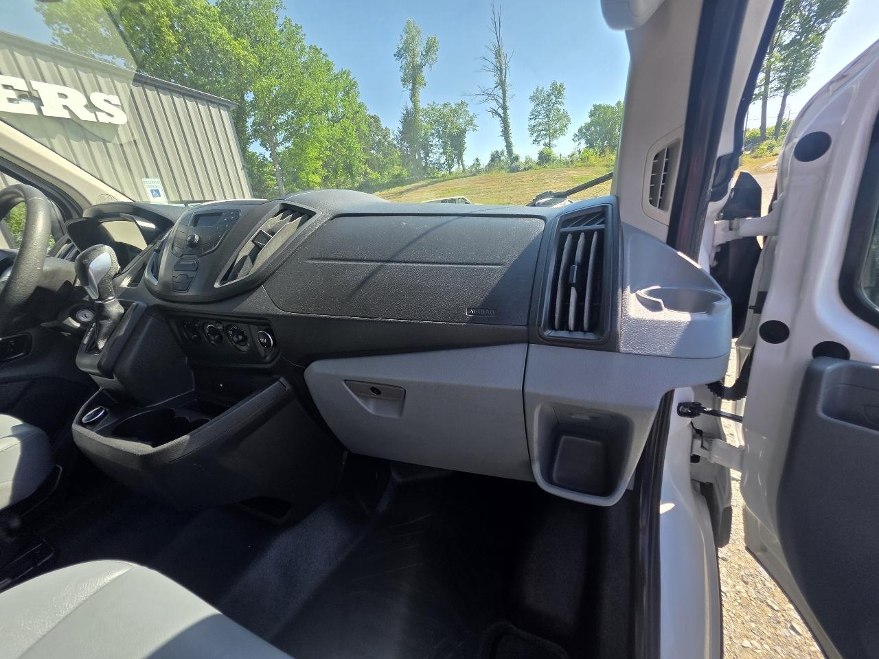 Ford Transit 250 Van Low Roof 60/40 Pass.130-in. WB 2018