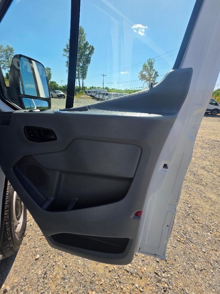 Ford Transit 250 Van Low Roof 60/40 Pass.130-in. WB 2018