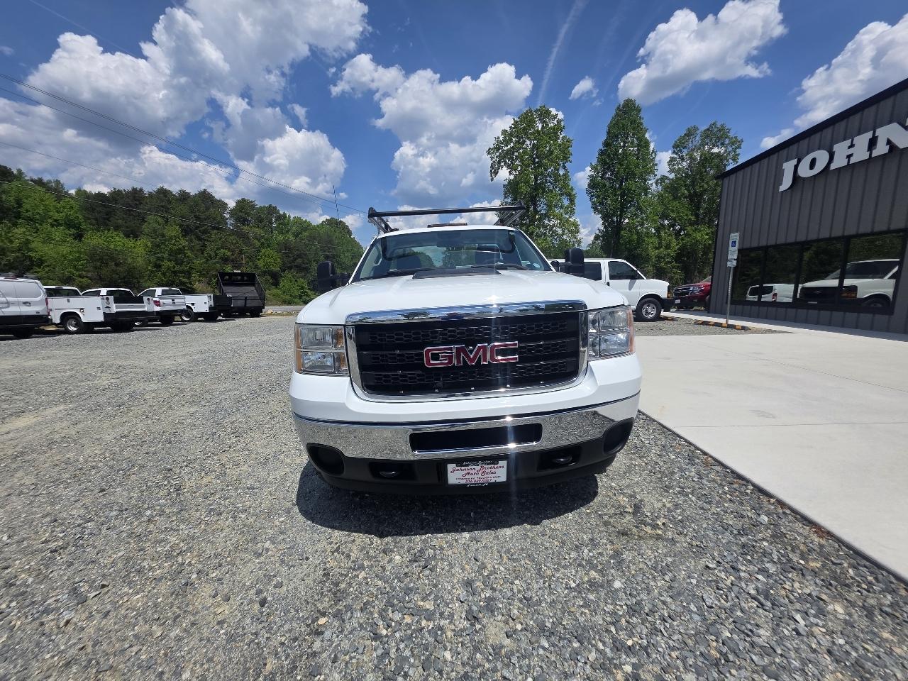 GMC Sierra 2500HD 2WD Reg Cab 133" Work Truck 2012