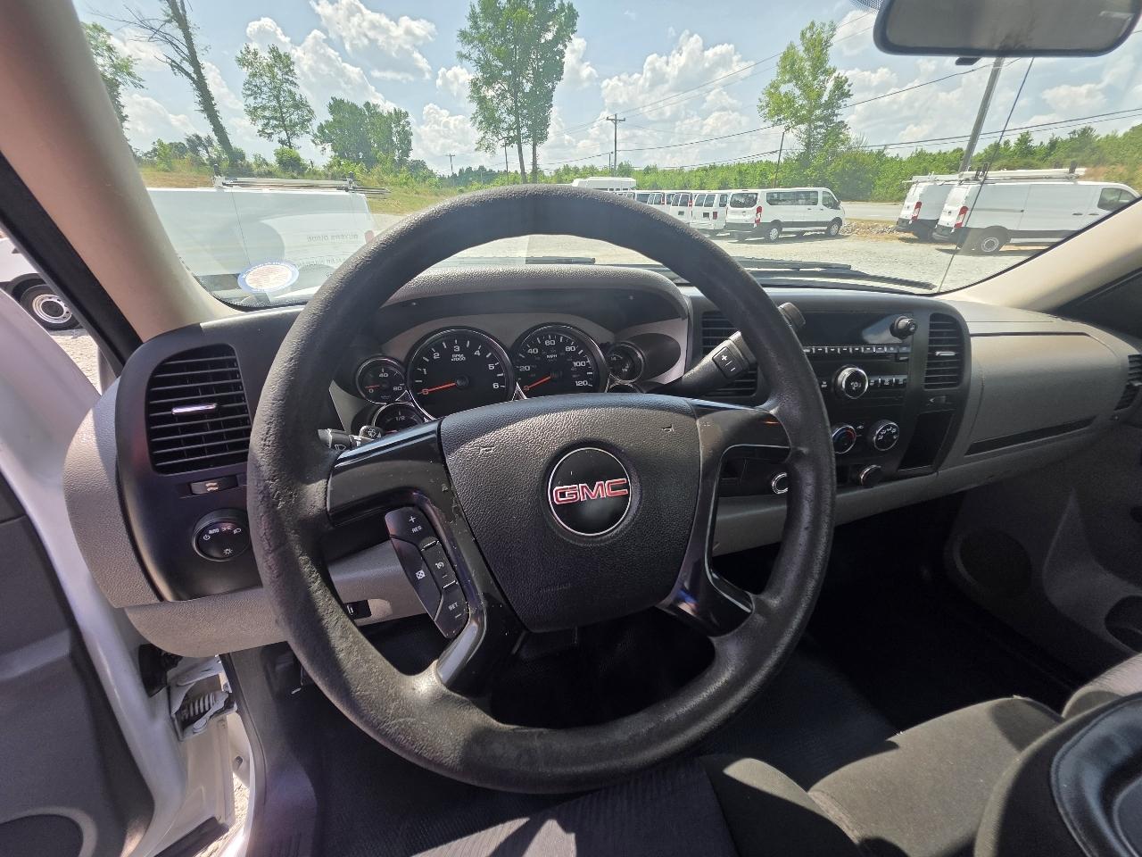 GMC Sierra 2500HD 2WD Reg Cab 133" Work Truck 2012