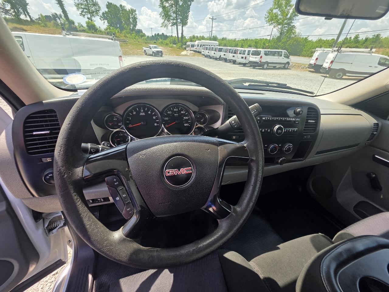 GMC Sierra 2500HD 2WD Reg Cab 133" Work Truck 2012