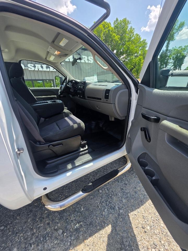 GMC Sierra 2500HD 2WD Reg Cab 133" Work Truck 2012