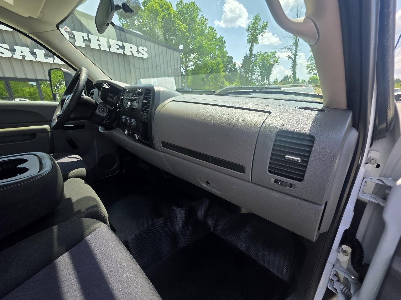 GMC Sierra 2500HD 2WD Reg Cab 133" Work Truck 2012