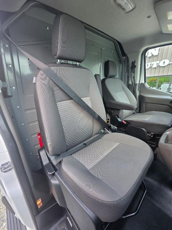 Ford Transit 150 Van Low Roof w/Sliding Pass. 130-in. WB 2020