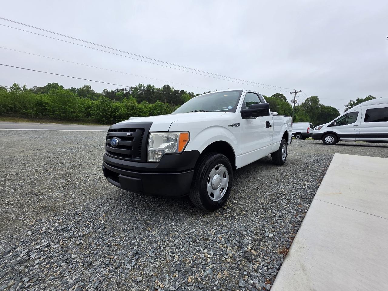 Ford F-150 2WD Reg Cab 126" XL 2009