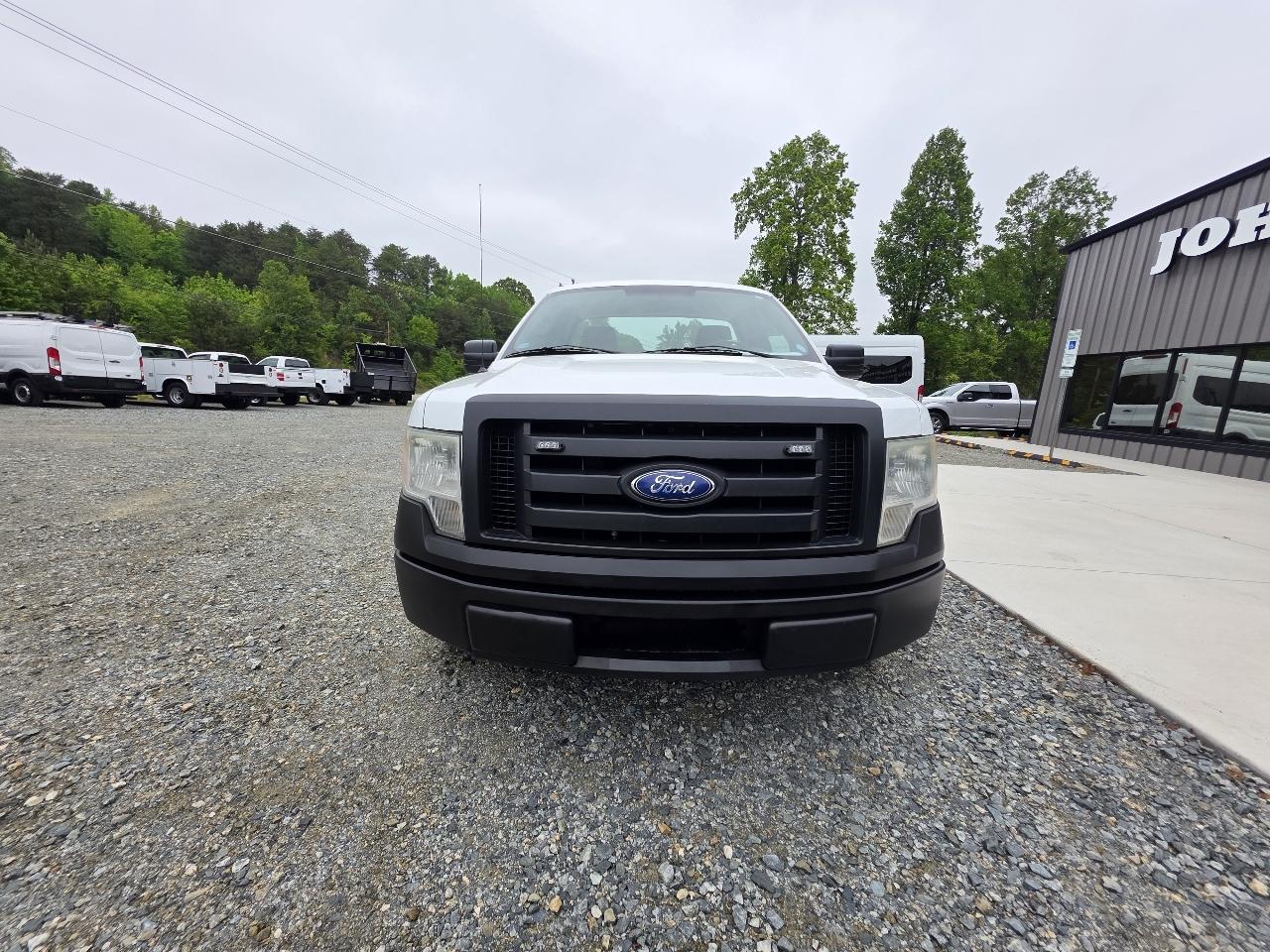 Ford F-150 2WD Reg Cab 126" XL 2009