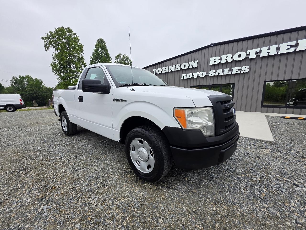 Ford F-150 2WD Reg Cab 126" XL 2009