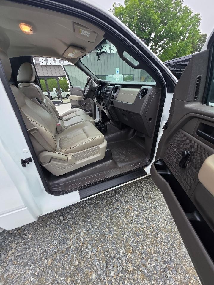 Ford F-150 2WD Reg Cab 126" XL 2009