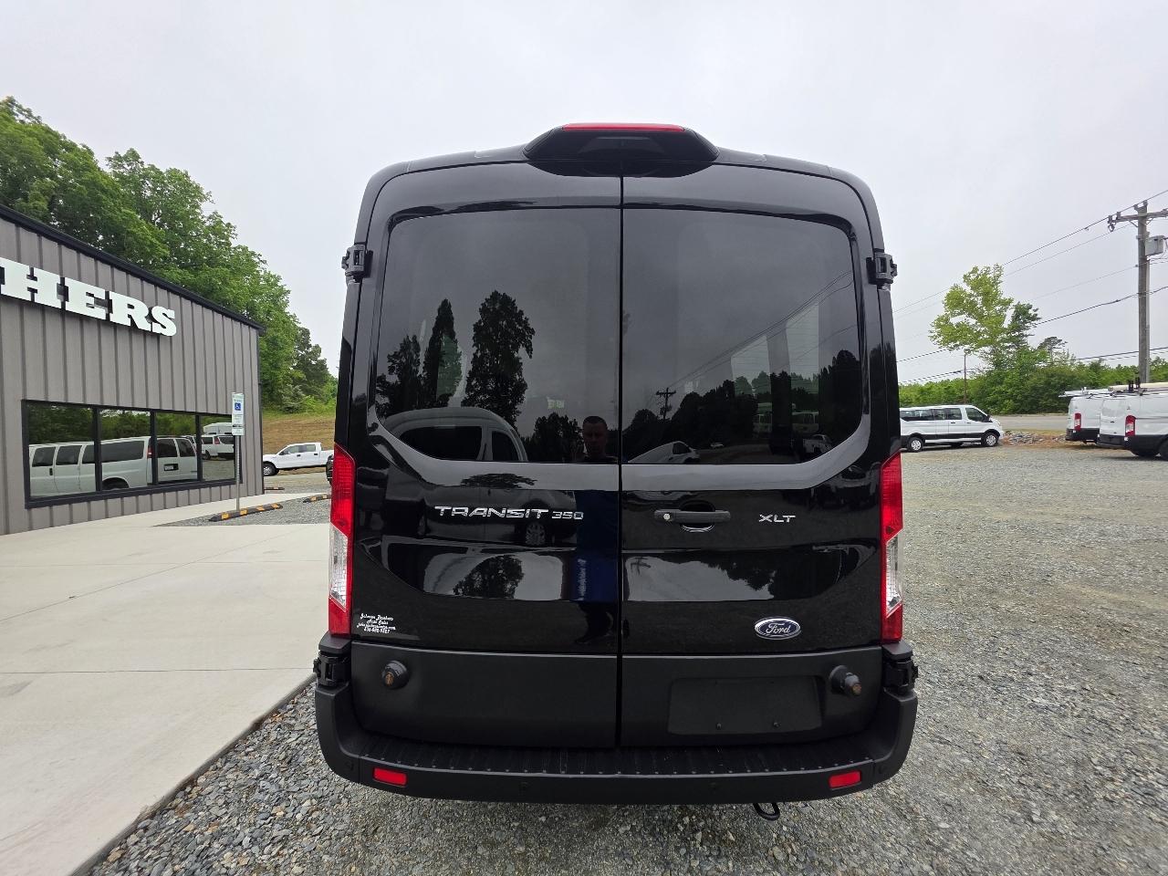 Ford Transit 350 Wagon Med. Roof XL w/Sliding Pass. 148-in. WB 2020