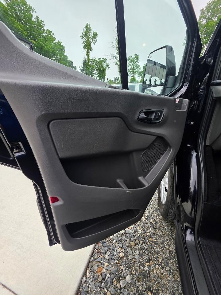 Ford Transit 350 Wagon Med. Roof XL w/Sliding Pass. 148-in. WB 2020