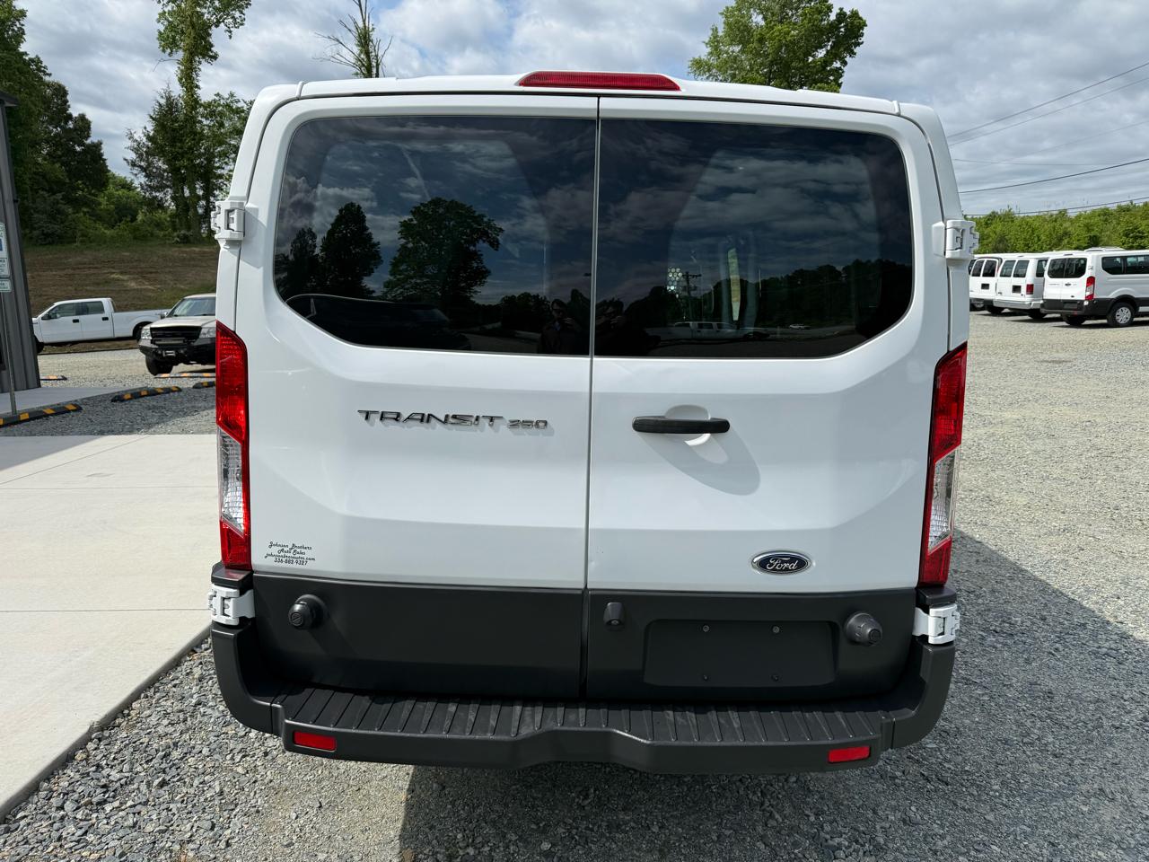 Ford Transit 250 Van Low Roof 60/40 Pass. 148-in. WB 2016