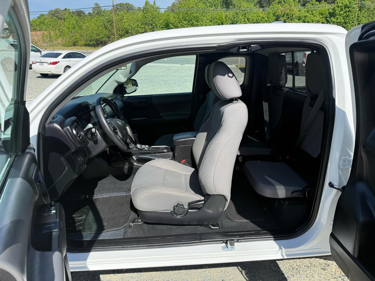 Toyota Tacoma SR5 Access Cab I4 6AT 2WD 2022