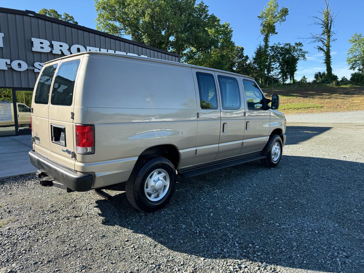 Ford Econoline E-250 2014