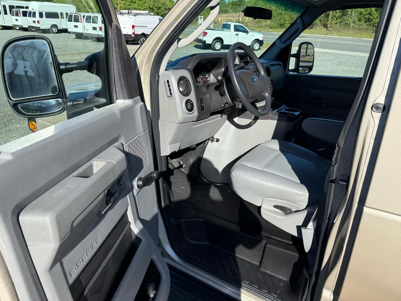 Ford Econoline E-250 2014