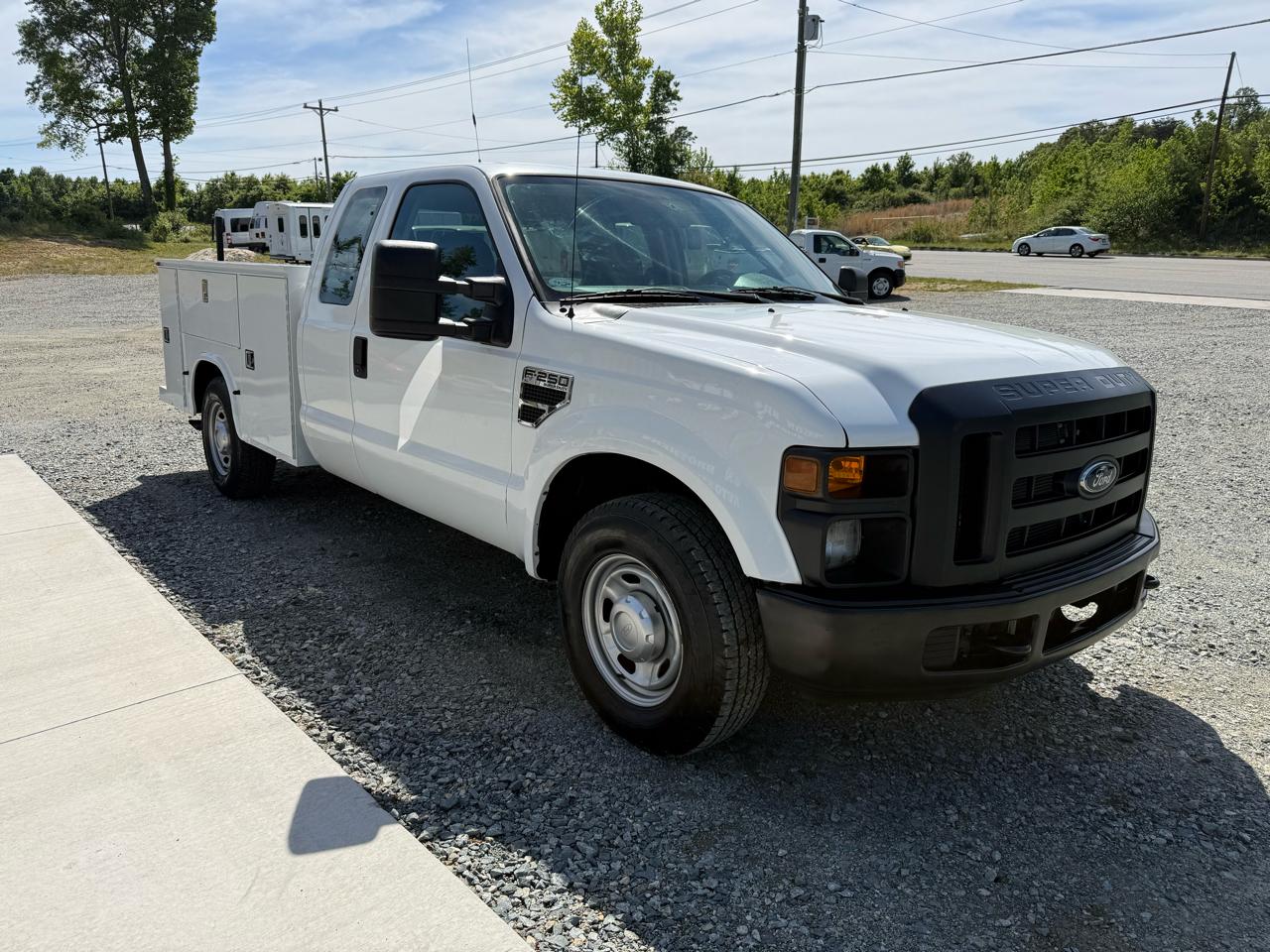 Ford F-250 SD XL SuperCab Long Bed 2WD 2010