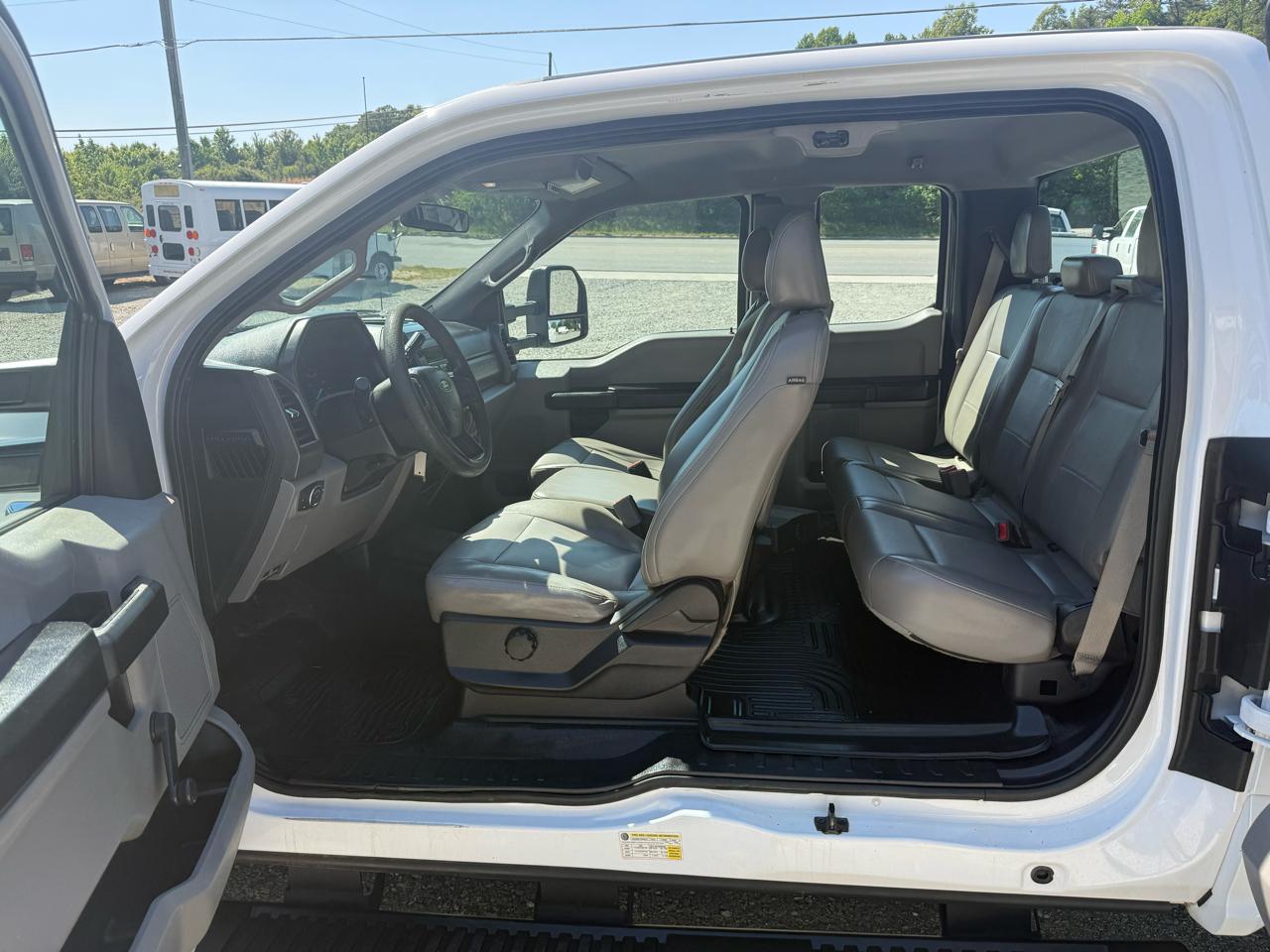 Ford F-250 SD XL SuperCab Long Bed 2WD 2017