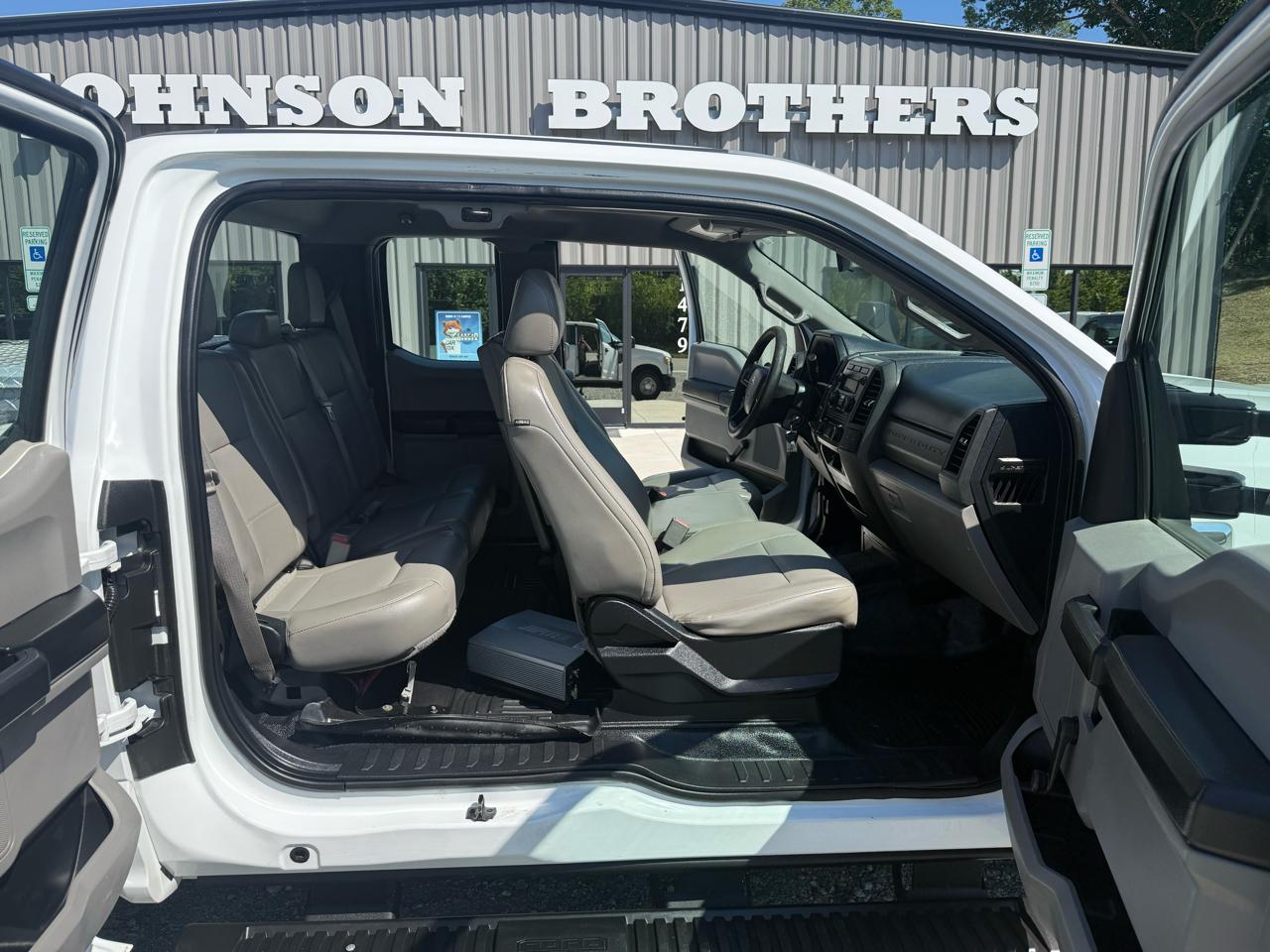Ford F-250 SD XL SuperCab Long Bed 2WD 2017