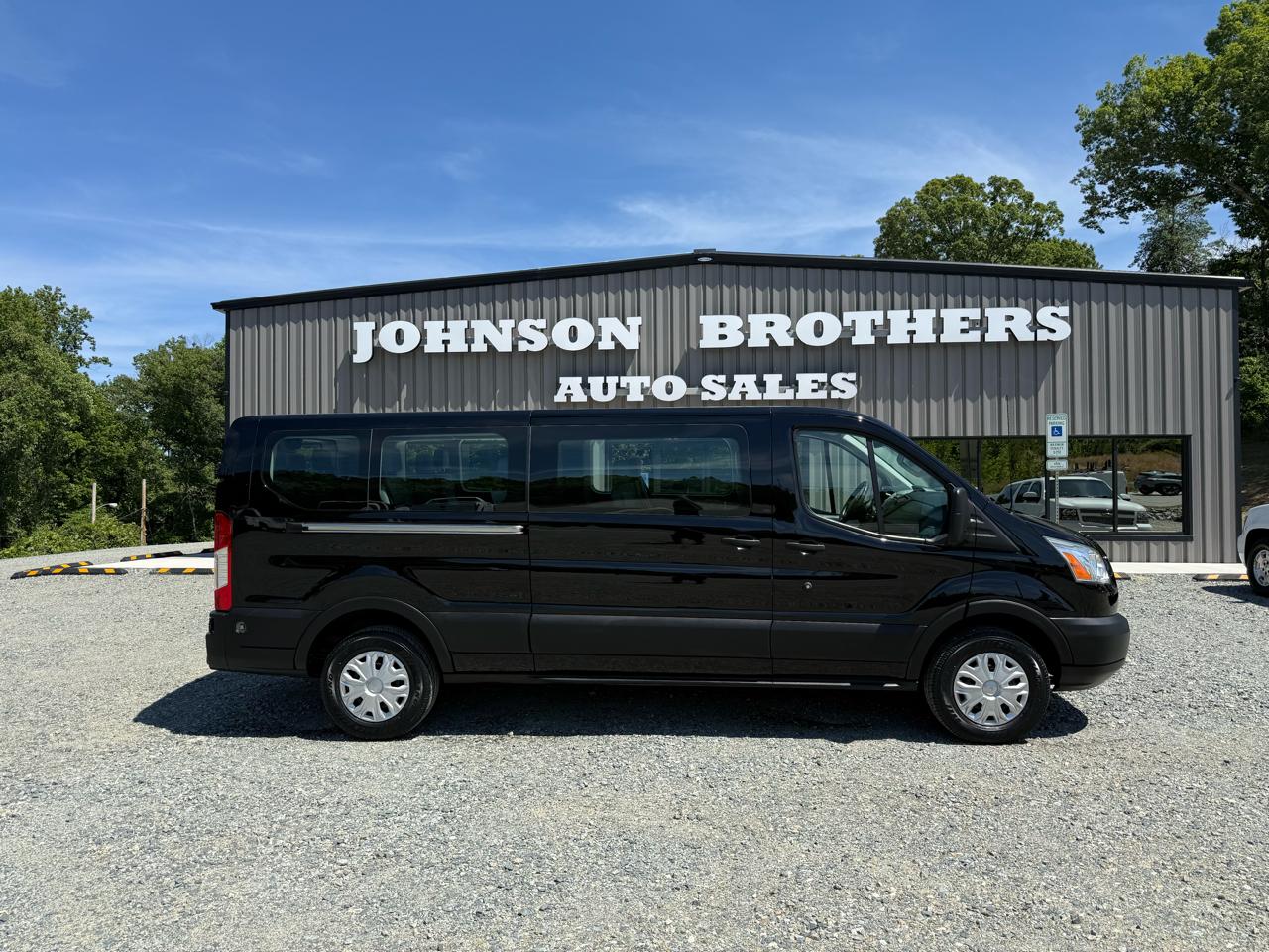 Ford Transit 350 Wagon Low Roof XLT w/Sliding Pass. 148-in. WB 2019