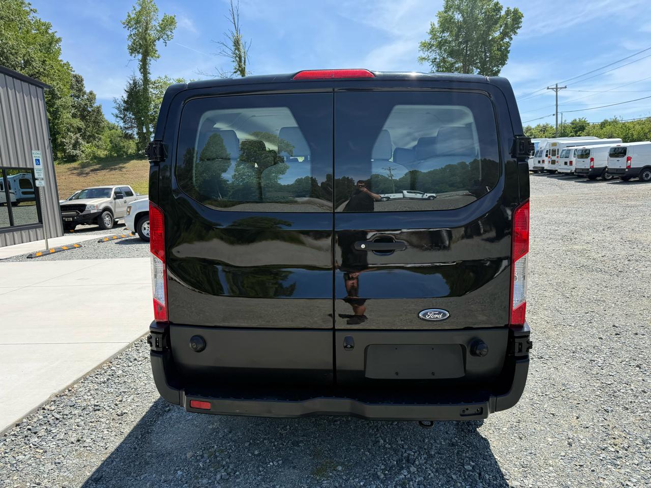 Ford Transit 350 Wagon Low Roof XLT w/Sliding Pass. 148-in. WB 2019