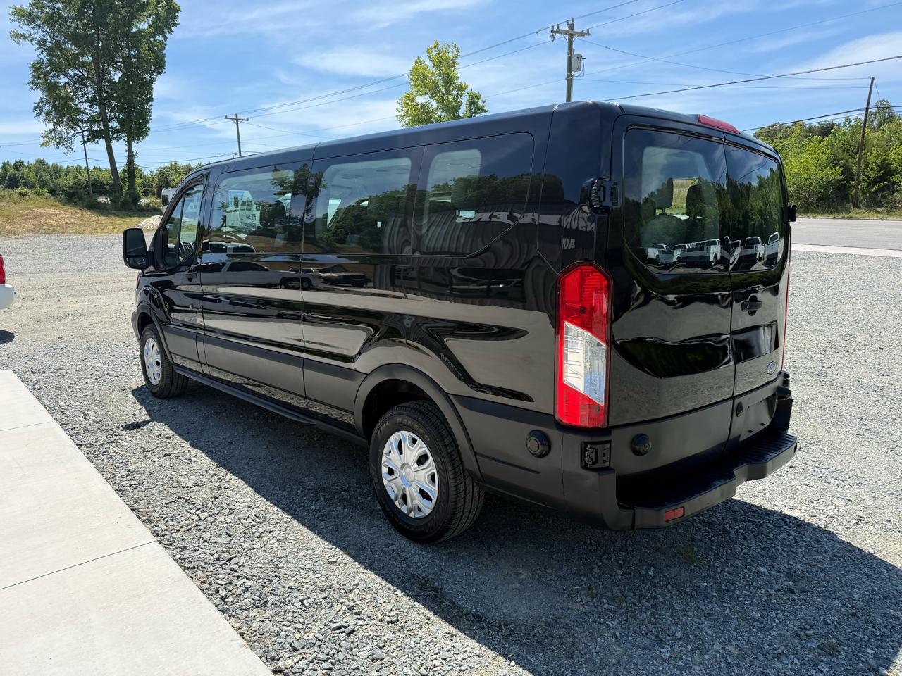 Ford Transit 350 Wagon Low Roof XLT w/Sliding Pass. 148-in. WB 2019