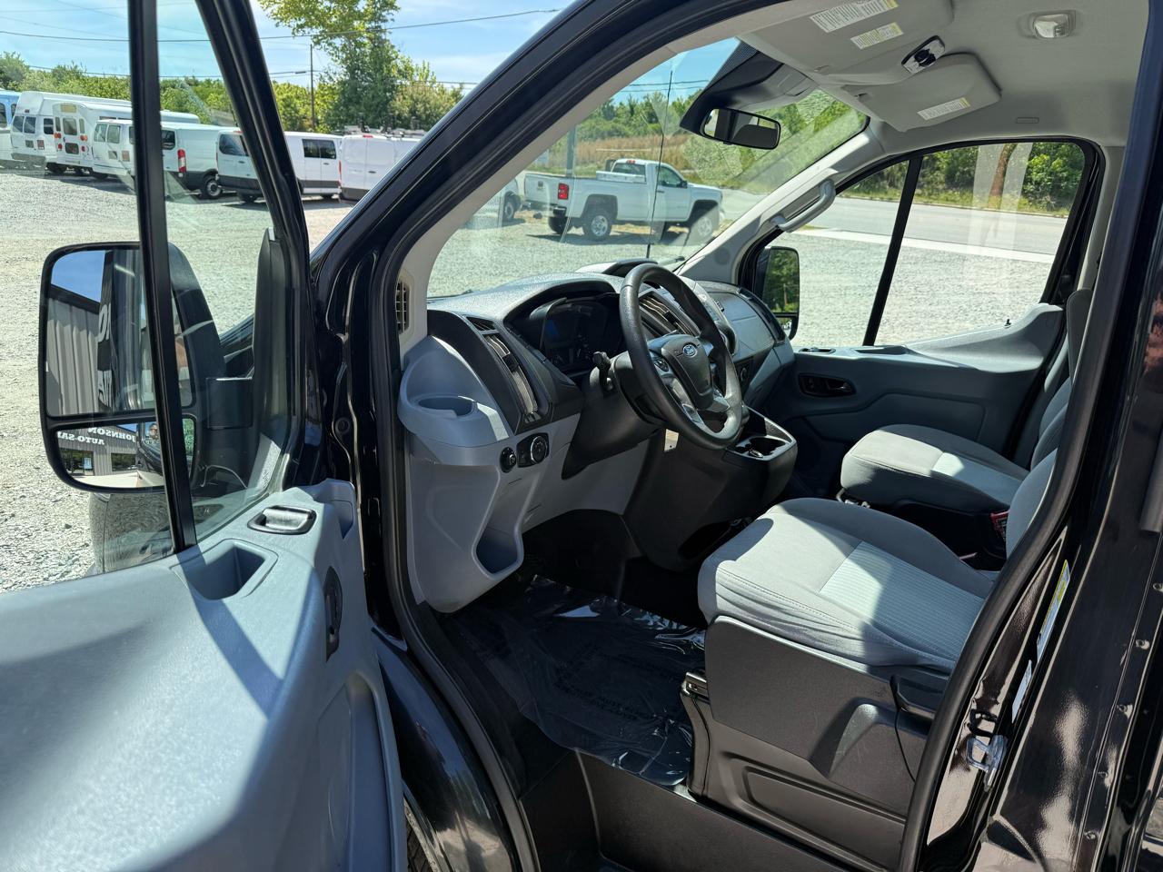 Ford Transit 350 Wagon Low Roof XLT w/Sliding Pass. 148-in. WB 2019