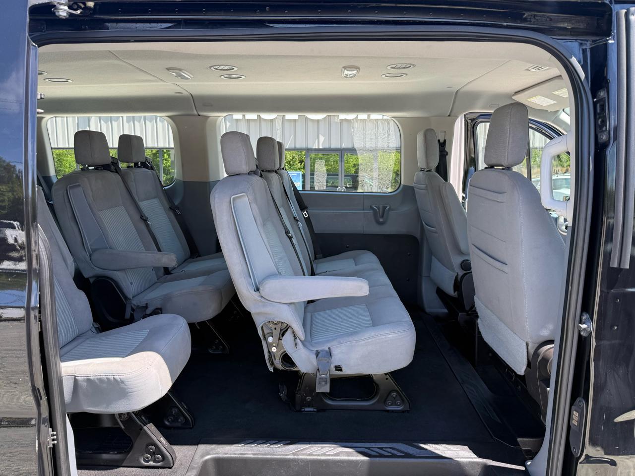 Ford Transit 350 Wagon Low Roof XLT w/Sliding Pass. 148-in. WB 2019