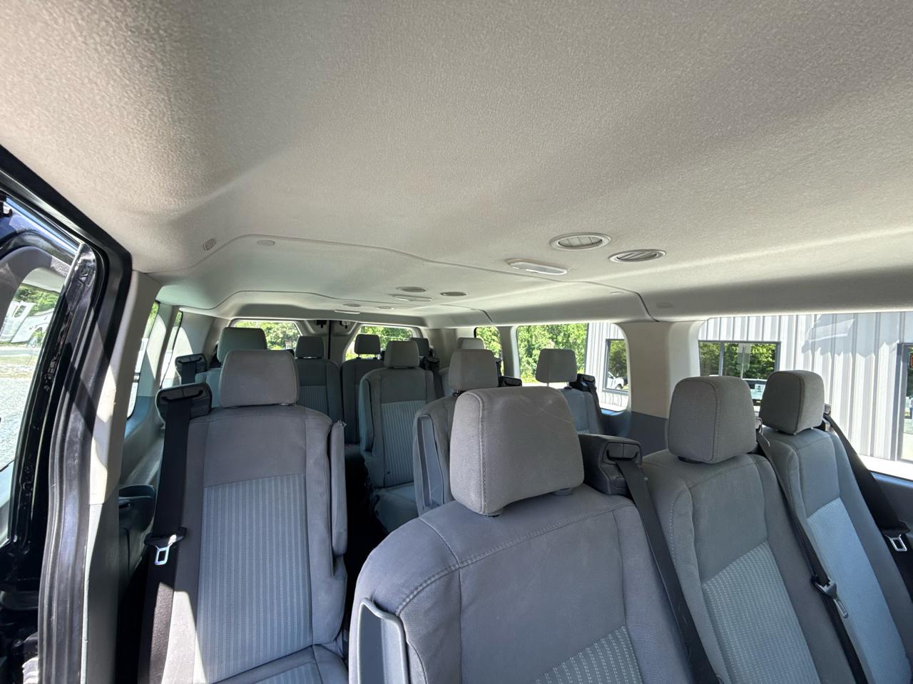 Ford Transit 350 Wagon Low Roof XLT w/Sliding Pass. 148-in. WB 2019