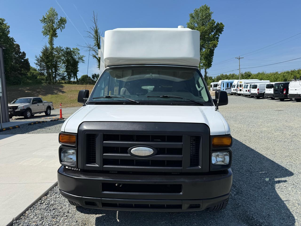 Ford Econoline E-350 Super Duty Extended 2014