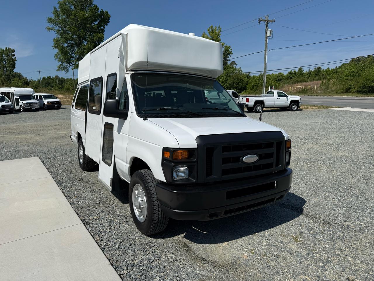 Ford Econoline E-350 Super Duty Extended 2014