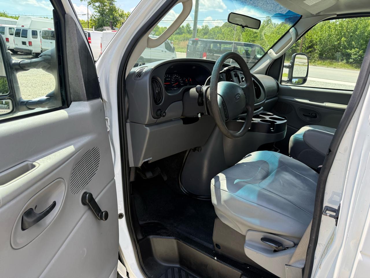 Ford Econoline E-350 Super Duty 2006