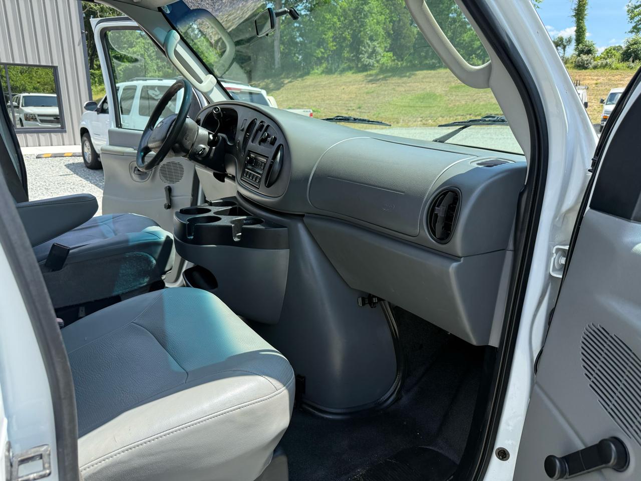Ford Econoline E-350 Super Duty 2006