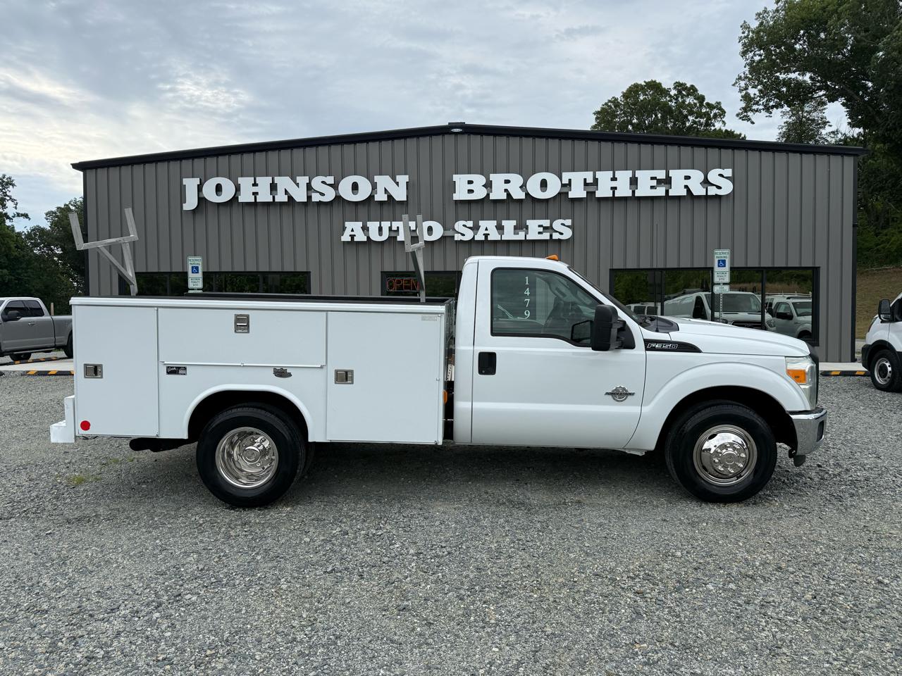Ford F-350 SD XL DRW 2WD 2011