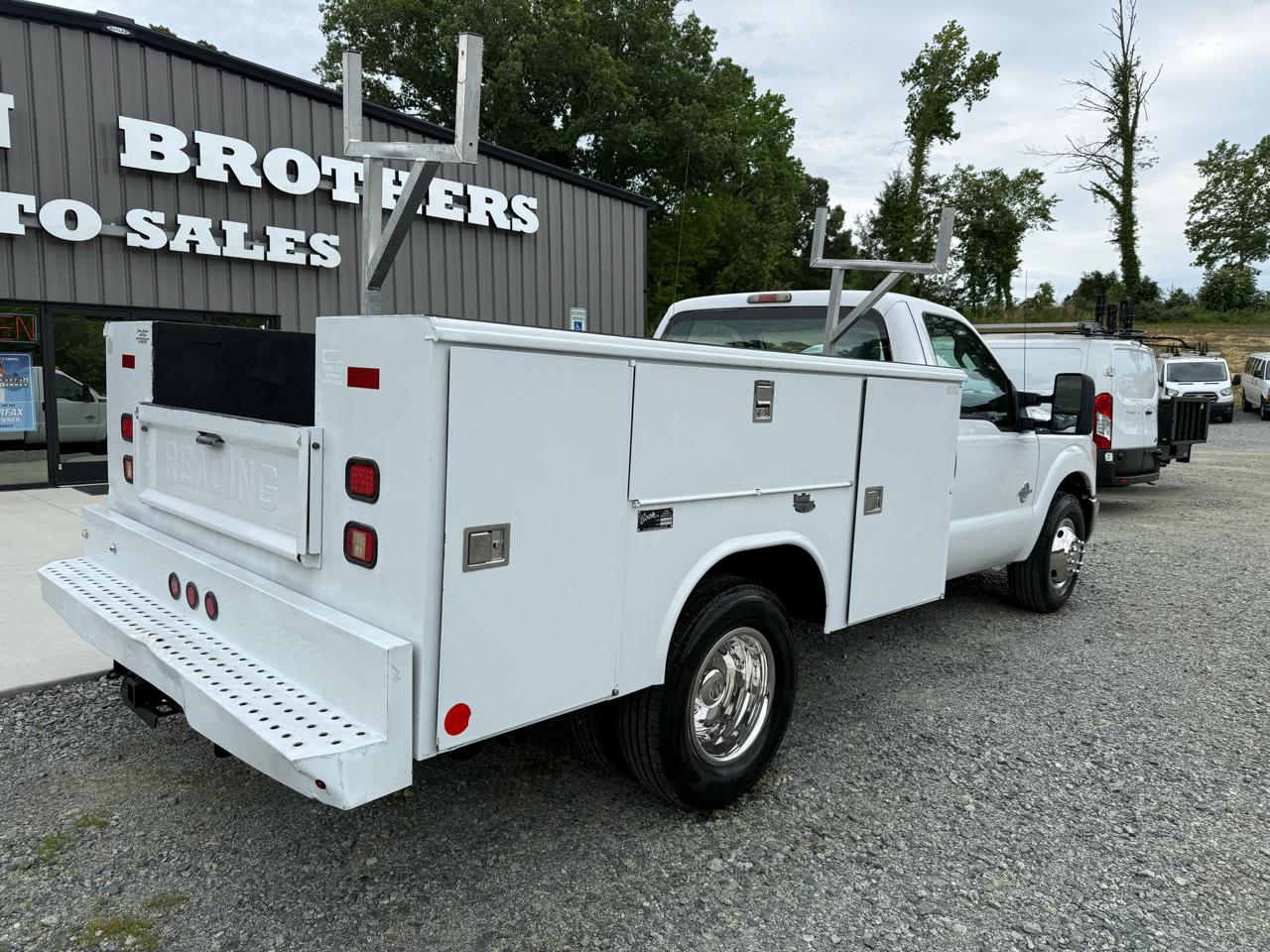 Ford F-350 SD XL DRW 2WD 2011