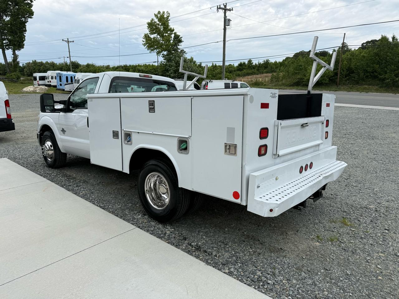 Ford F-350 SD XL DRW 2WD 2011