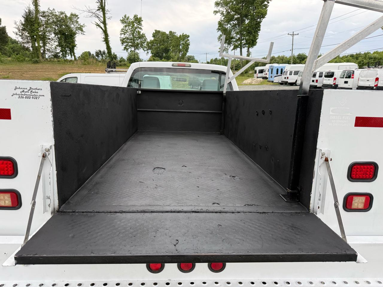 Ford F-350 SD XL DRW 2WD 2011