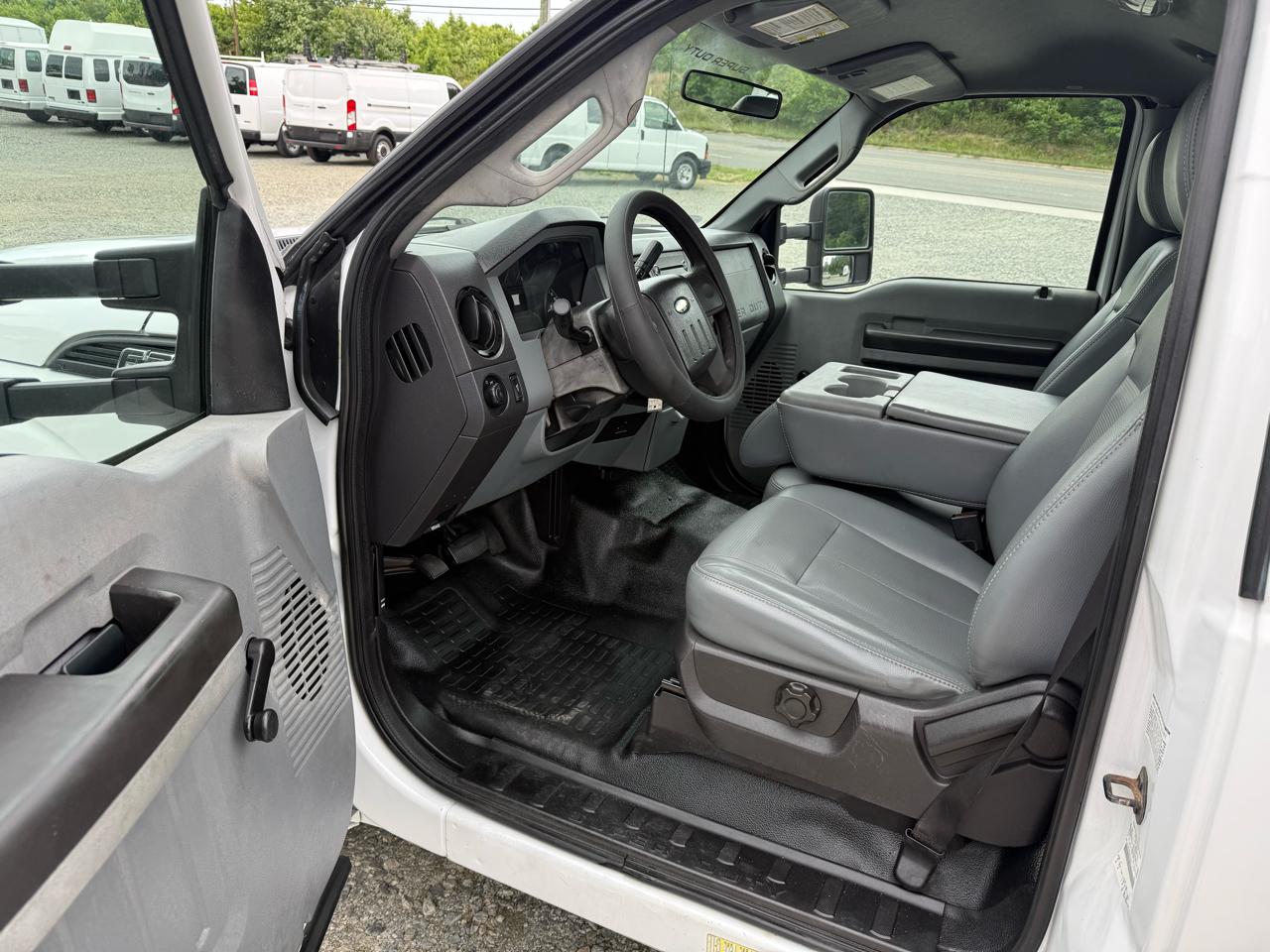 Ford F-350 SD XL DRW 2WD 2011