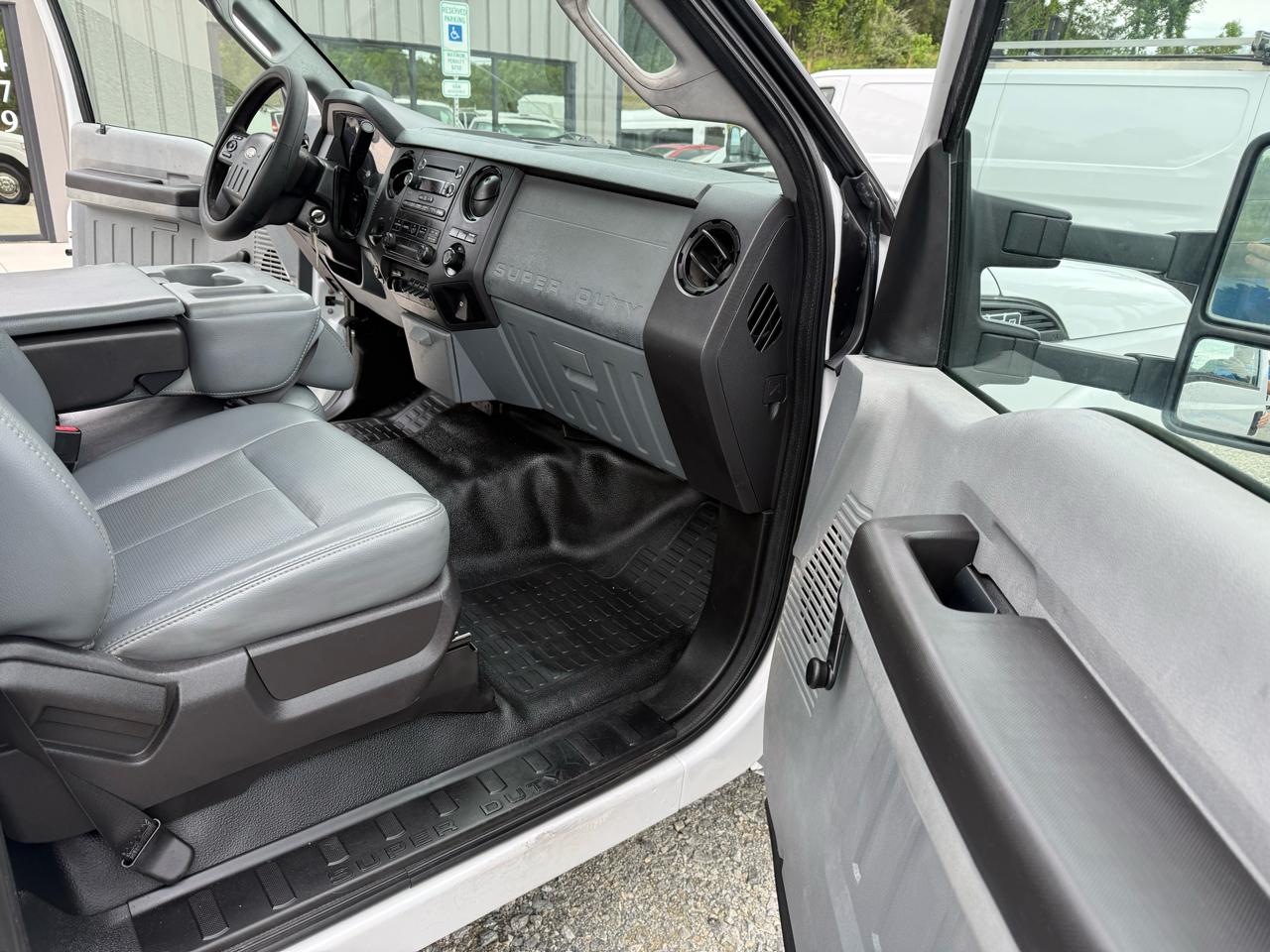 Ford F-350 SD XL DRW 2WD 2011