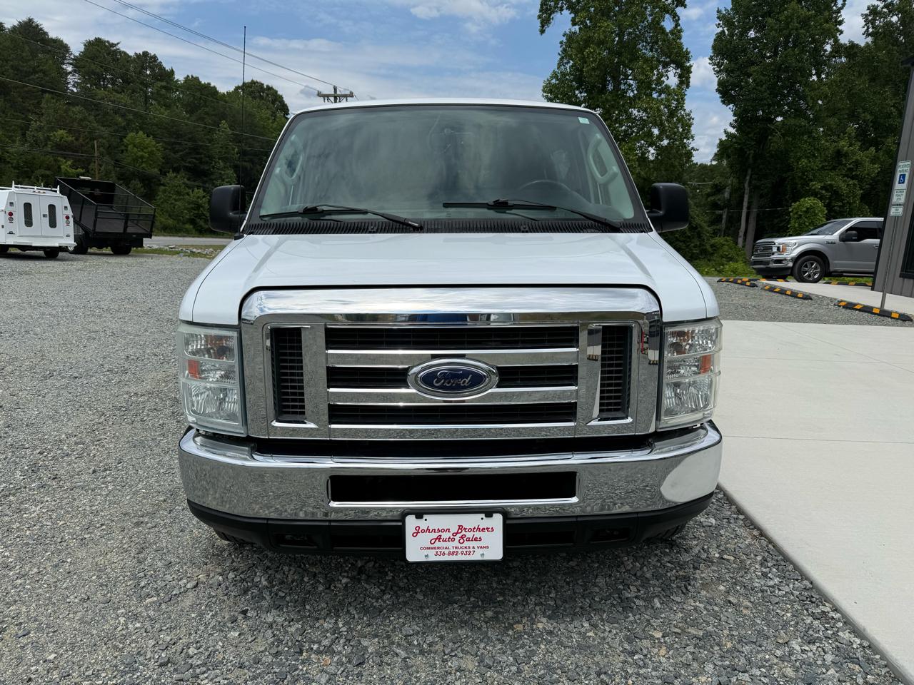 Ford Econoline E-350 XL Super Duty 2014