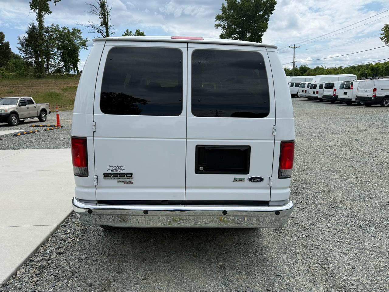 Ford Econoline E-350 XL Super Duty 2014